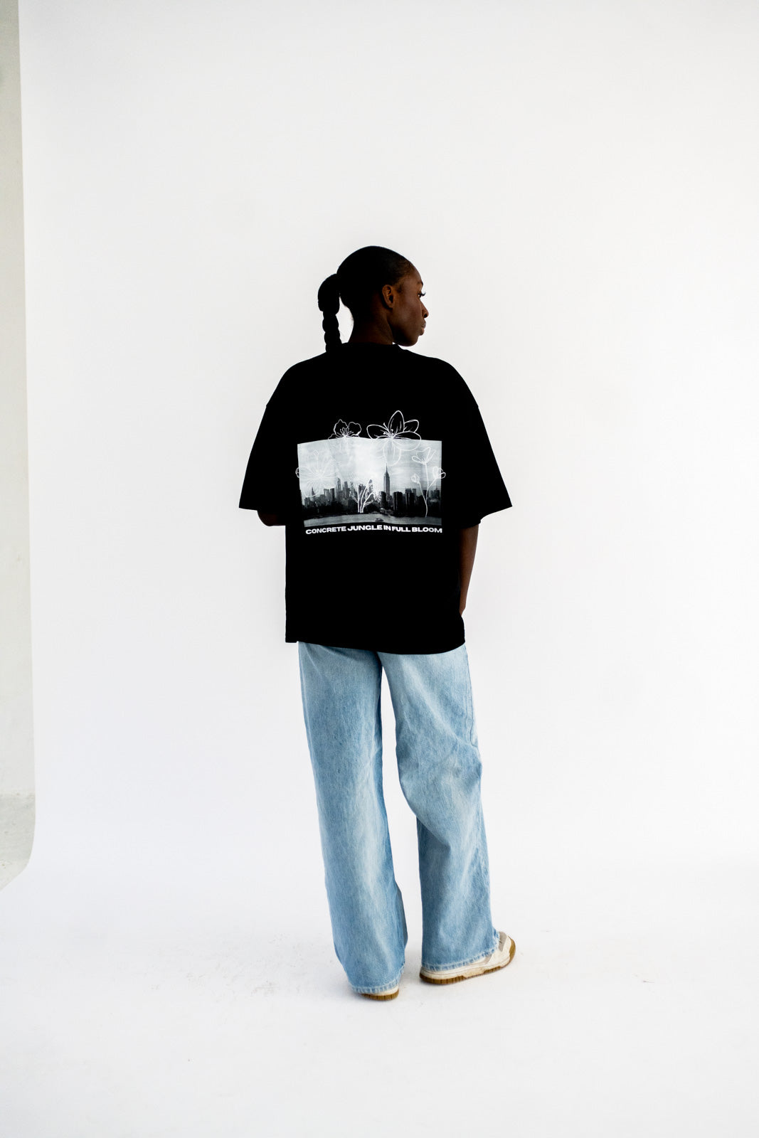 BLACK SKYLINE TEE