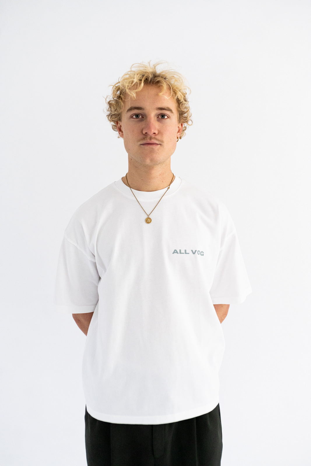 WHITE RASP TEE