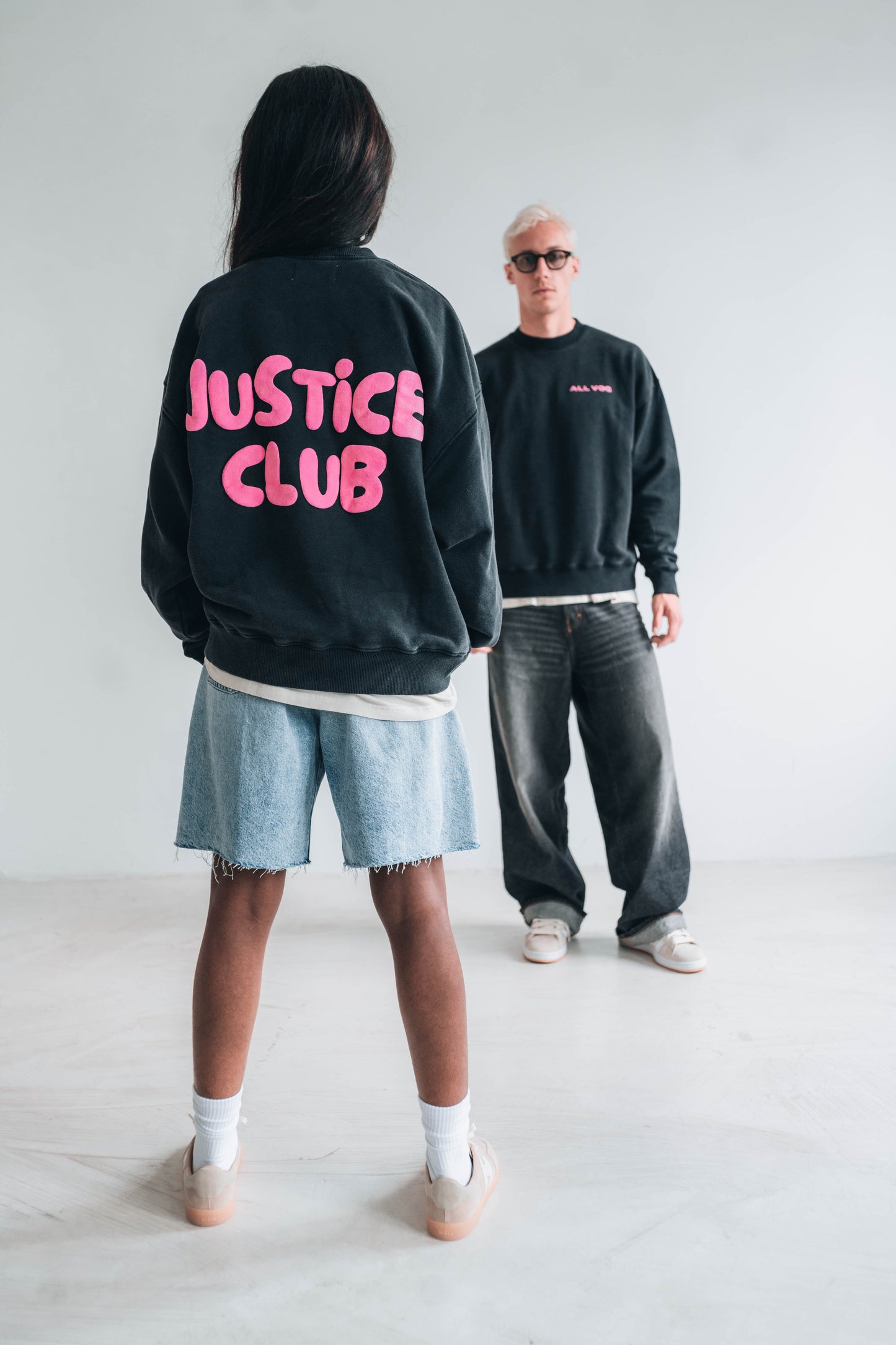 BUBBLEGUM CREWNECK